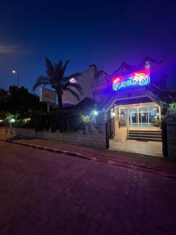 Havana Hotel เกเมร์ ภายนอก รูปภาพ